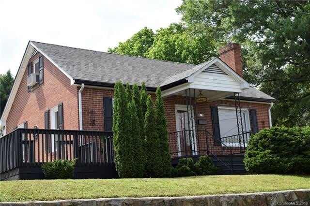 36 Teal St in Marion, NC - Foto de edificio