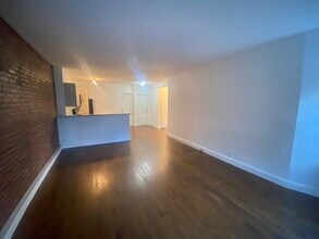 228 Commonwealth Ave, Unit 1 in Boston, MA - Building Photo - Building Photo