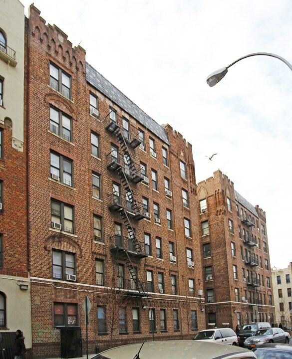 530 Parkside Ave in Brooklyn, NY - Building Photo