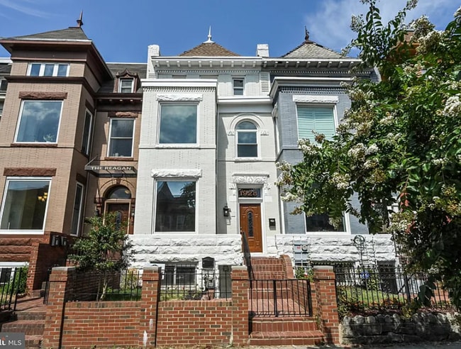 1928 1st St NW, Unit B