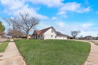 3530 Grande Bulevar Blvd in Irving, TX - Building Photo - Building Photo