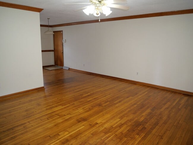 1642 Wingfield Dr in Hampton, VA - Building Photo - Building Photo