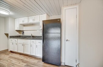 Lofts at Layton in Milwaukee, WI - Foto de edificio - Interior Photo