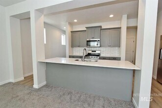 2253 E Tiger Lily Dr in Boise, ID - Building Photo - Building Photo