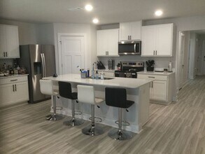 8366 Burch Ct in Bellview, FL - Building Photo - Building Photo