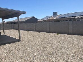 7561 E 42nd Ln in Yuma, AZ - Building Photo - Building Photo