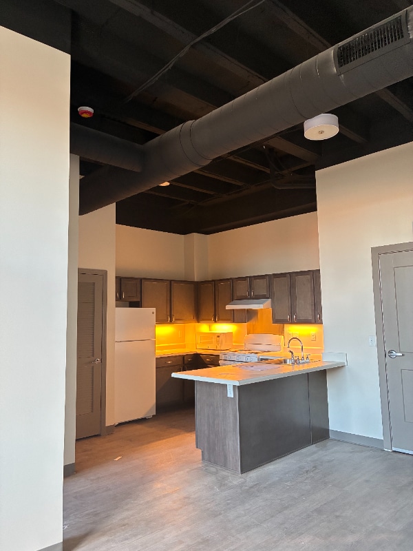 101 Johnson St in Moberly, MO - Foto de edificio - Building Photo