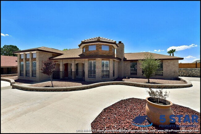 11620 Maria Seanes Dr in El Paso, TX - Building Photo - Building Photo