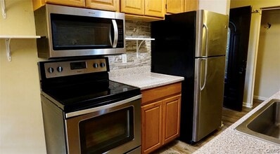 555 Village Blvd N in Baldwinsville, NY - Building Photo - Building Photo