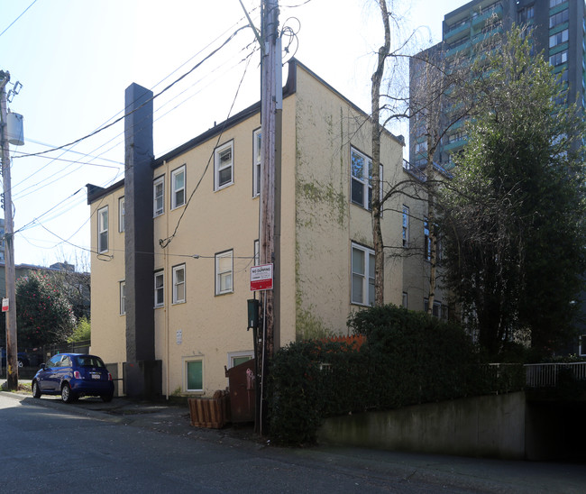 1357 Barclay St in Vancouver, BC - Building Photo - Building Photo