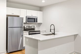 Hoskins 90 at Bishop Ridge in Dallas, TX - Building Photo - Interior Photo