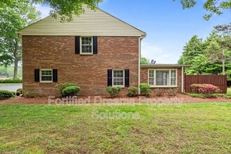 3905 Valley Ct in Winston-Salem, NC - Building Photo - Building Photo