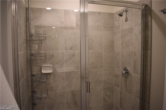 property at 14031 Oviedo Pl