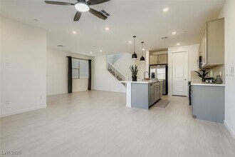 1543 Hopeful Lark Ln in Las Vegas, NV - Building Photo - Building Photo