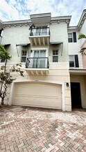 3843 NW 5th Terrace in Boca Raton, FL - Building Photo - Building Photo