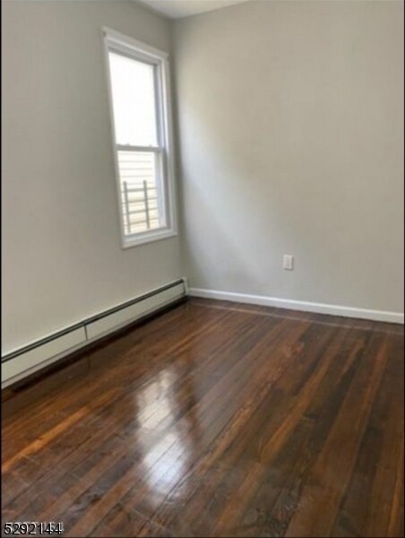209 N 15th St in East Orange, NJ - Building Photo