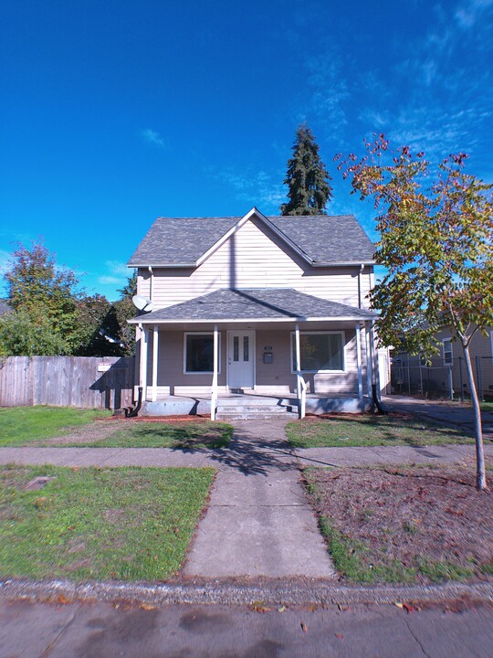1835-K1835 Trade St SE in Salem, OR - Building Photo