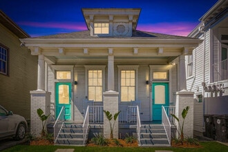2434 Valence St in New Orleans, LA - Building Photo - Building Photo