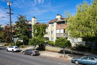 Gatehouse Square Condominium Homes in Hayward, CA - Building Photo - Building Photo