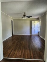 4833 Hazelton St, Unit 1004 in Houston, TX - Building Photo