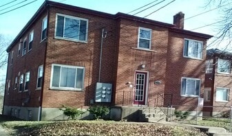 7744 Stillwell Rd in Cincinnati, OH - Building Photo