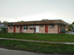 2256 NW 59th Ter in Fort Lauderdale, FL - Building Photo - Building Photo