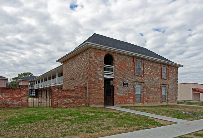 Crescent City Apartments in New Orleans, LA - Foto de edificio - Building Photo