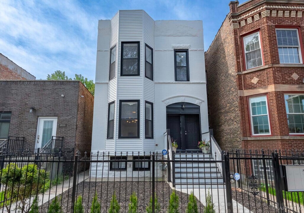 2837 W Lexington St in Chicago, IL - Building Photo