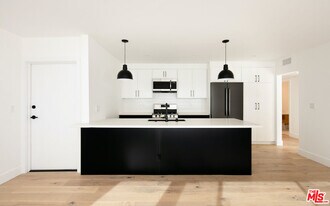 2811 3rd St in Santa Monica, CA - Building Photo