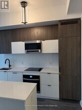 8888 Yonge St in Richmond Hill, ON - Building Photo - Building Photo