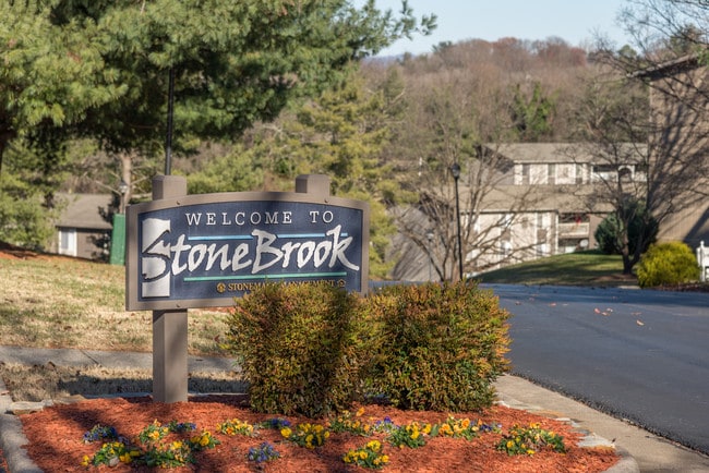 StoneBrook Apartments in Roanoke, VA - Foto de edificio - Building Photo