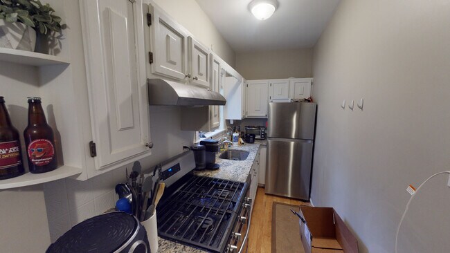 23 Rogers Ave, Unit 1 in Somerville, MA - Foto de edificio - Building Photo