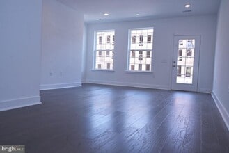 120 Stoutsburg Blvd in Pennington, NJ - Building Photo - Building Photo