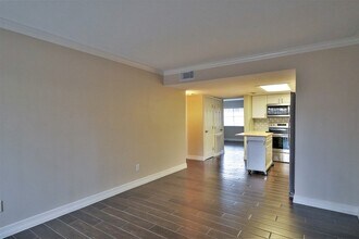 12633 Memorial Dr, Unit 77 in Houston, TX - Foto de edificio - Building Photo