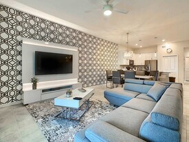 1520 Oasis Club Blvd in Four Corners, FL - Building Photo