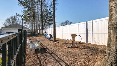 South Beach Apartments in Virginia Beach, VA - Building Photo - Building Photo