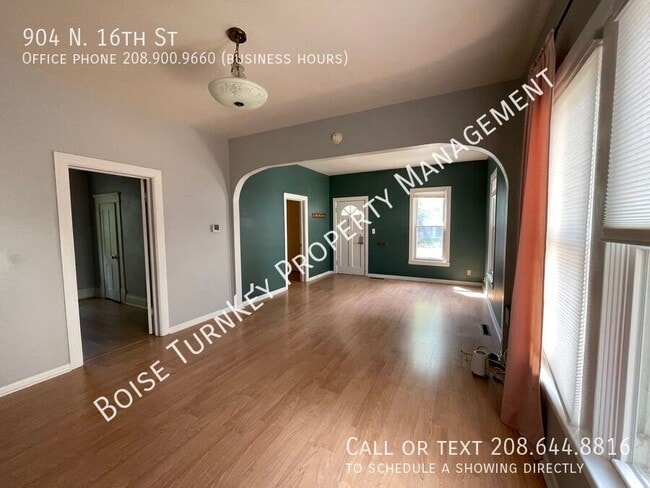 property at 904 N 16th St