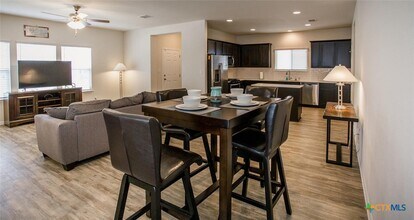242 Mossycup Dr in San Marcos, TX - Building Photo - Building Photo