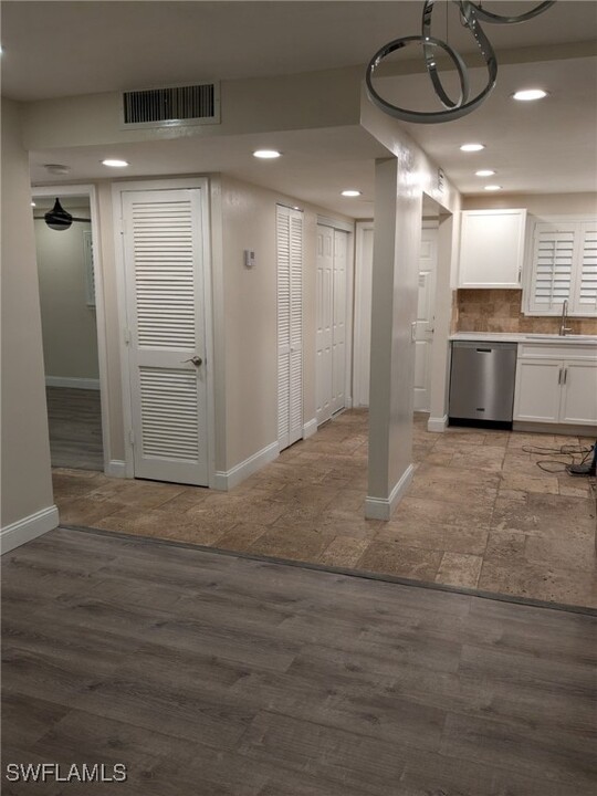 101 Forest Lakes Blvd in Naples, FL - Foto de edificio