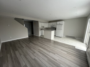 NEWLY RENOVATED TWO BEDROOM SEMI-DETACHED in Halifax, NS - Building Photo - Building Photo