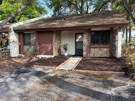 501 Mansfield Dr in Altamonte Springs, FL - Building Photo