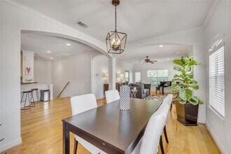 5511 Oakwood Cove in Austin, TX - Building Photo - Building Photo