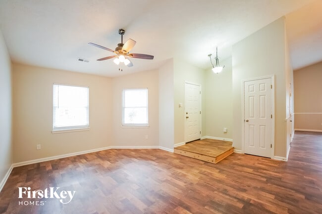 825 Country Ln in Indianapolis, IN - Building Photo - Building Photo