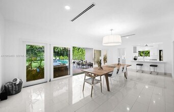 641 Island Rd in Miami, FL - Building Photo - Building Photo