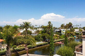 432 Howland Canal in Venice, CA - Foto de edificio - Building Photo