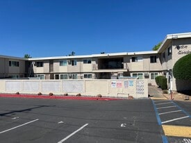 2383 Arden Wy, Unit 21 in Sacramento, CA - Building Photo