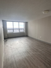 8975 W Golf Rd in Niles, IL - Building Photo - Building Photo
