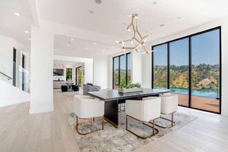 8693 Wilshire Blvd in Beverly Hills, CA - Building Photo - Building Photo