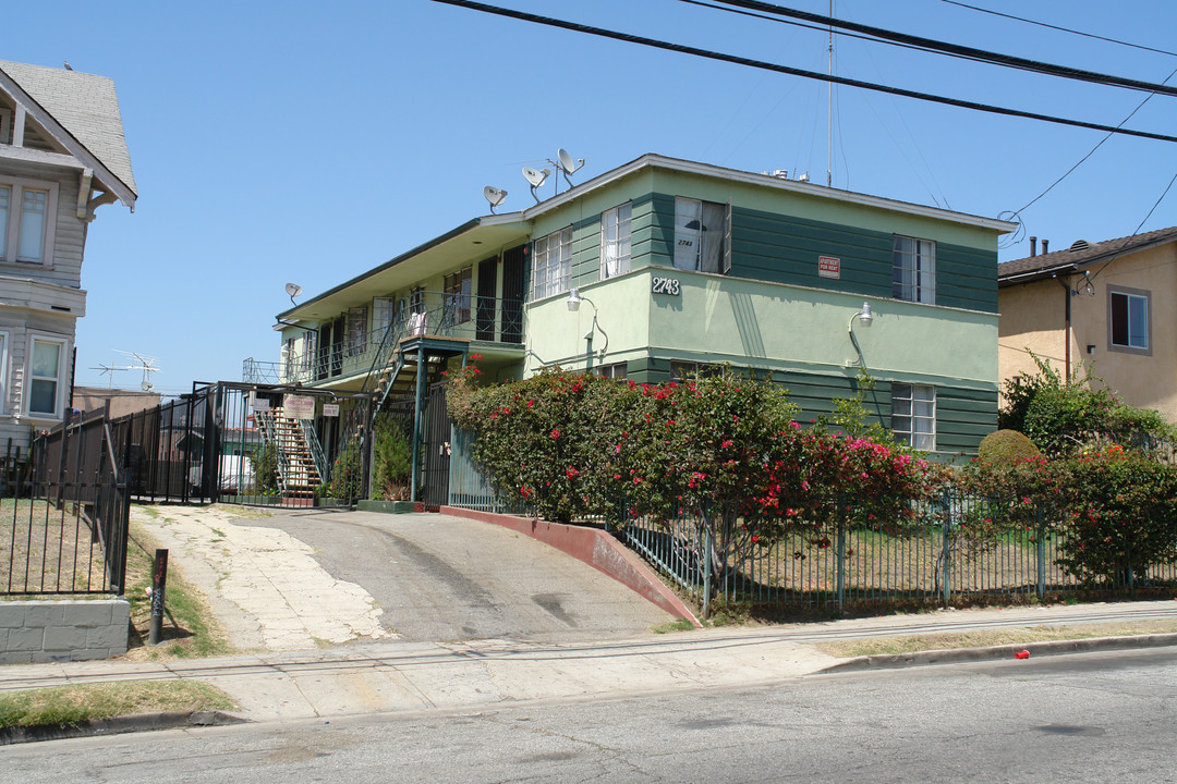 2743 James M Wood Blvd in Los Angeles, CA - Foto de edificio