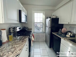 2003 Commonwealth Ave in Boston, MA - Building Photo - Building Photo